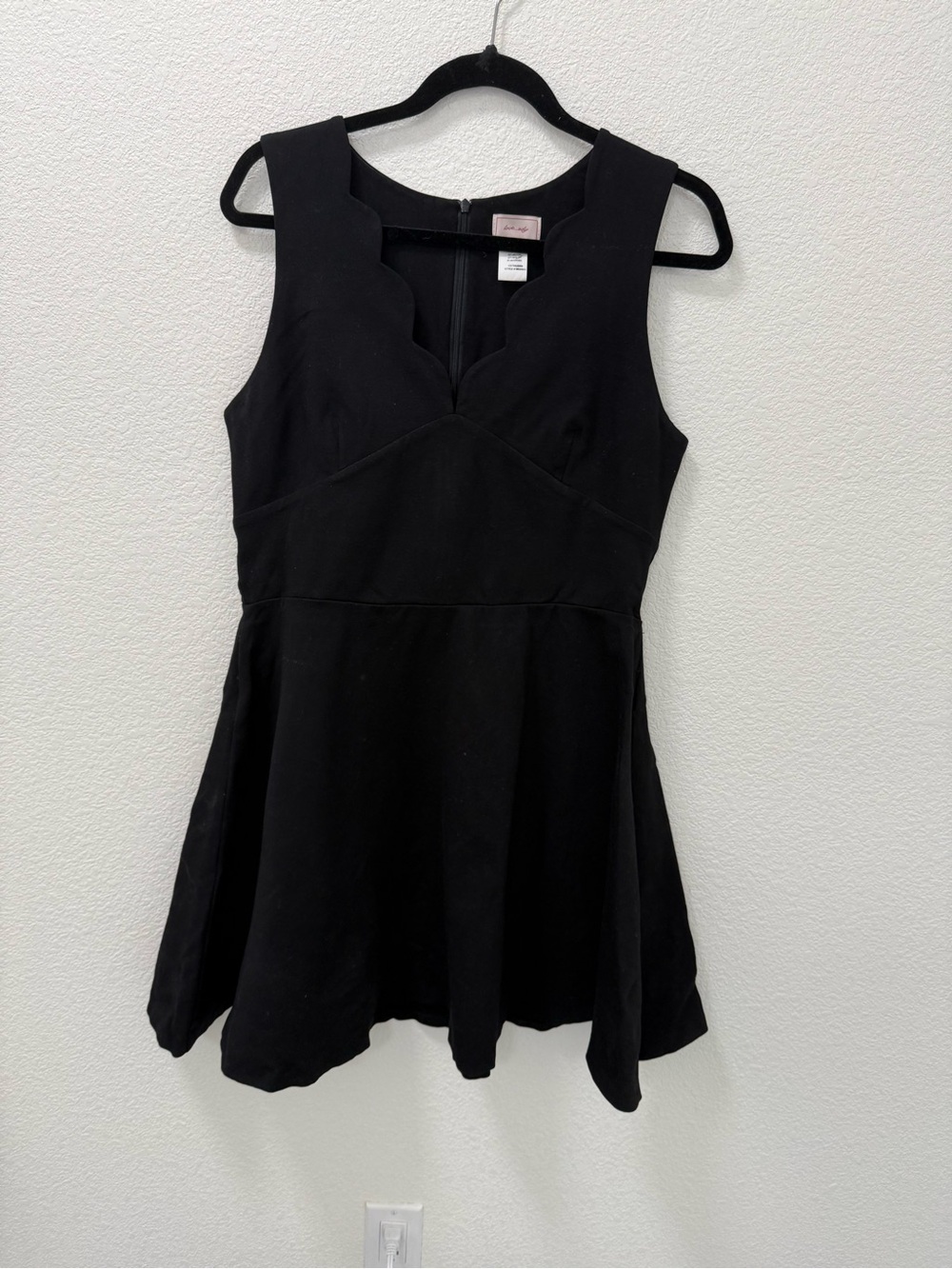 Black Scalloped Neck Sleeveless Fit-and-Flare Midi Dress